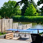 Koeroes-parti Terasz Vendeghaz Tatil Evi *