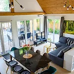 Tatil Evi Koeroes-parti Terasz Vendeghaz *