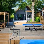 Tatil Evi Koeroes-parti Terasz Vendeghaz *