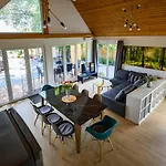 Tatil Evi Koeroes-parti Terasz Vendeghaz