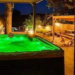 Koeroes-parti Terasz Vendeghaz Tatil Evi *