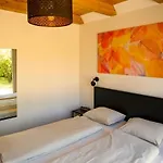 Koeroes-parti Terasz Vendeghaz Tatil Evi *