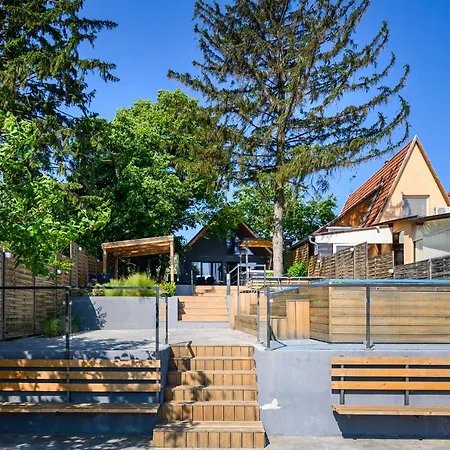 Tatil Evi Koeroes-parti Terasz Vendeghaz Békésszentandrás
