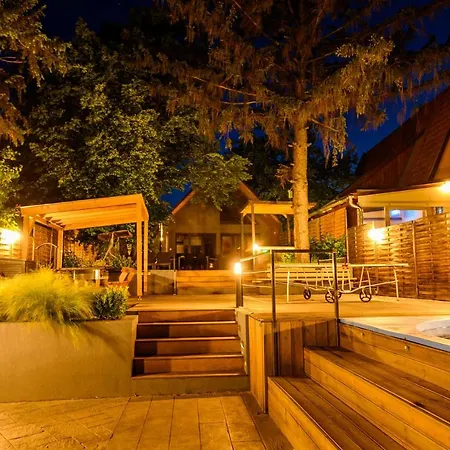 Koeroes-parti Terasz Vendeghaz Tatil Evi Békésszentandrás