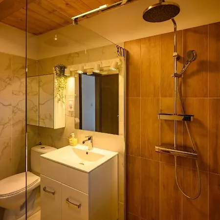 Tatil Evi Koeroes-parti Terasz Vendeghaz Békésszentandrás