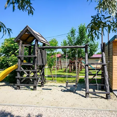 Koeroes-parti Terasz Vendeghaz Tatil Evi *