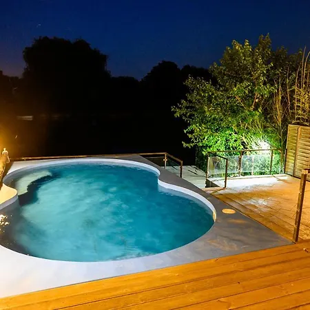 Tatil Evi Koeroes-parti Terasz Vendeghaz *