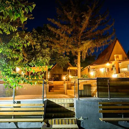 Koeroes-parti Terasz Vendeghaz Tatil Evi Békésszentandrás