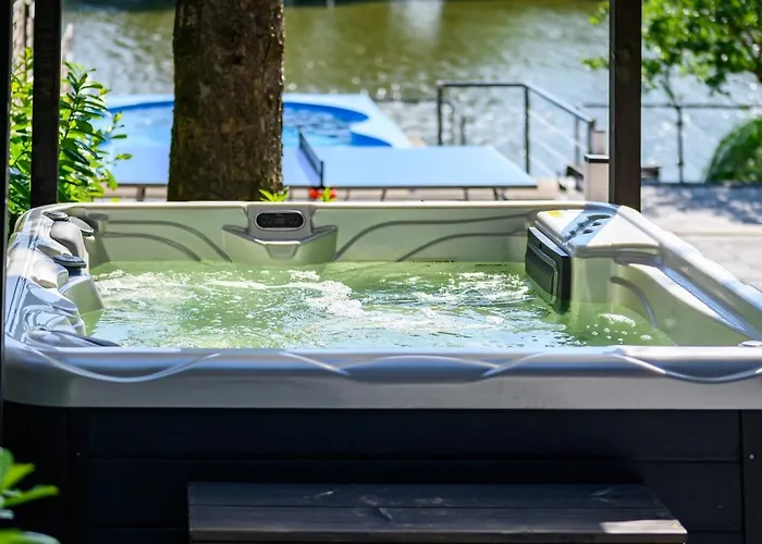 Koeroes-parti Terasz Vendeghaz Case de vacanță