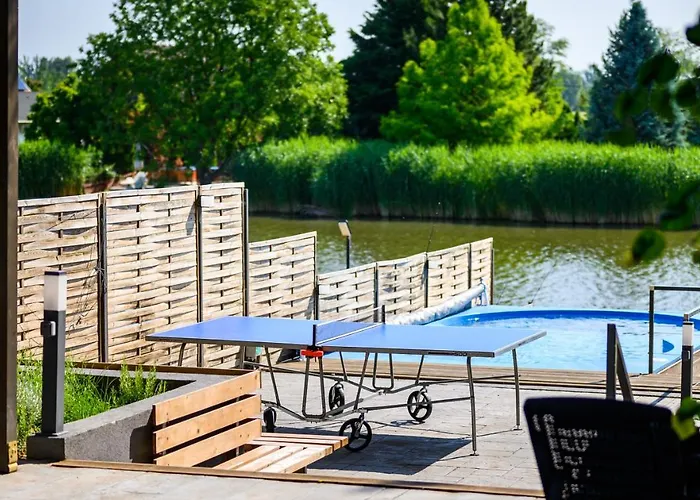 Koeroes-parti Terasz Vendeghaz Case de vacanță