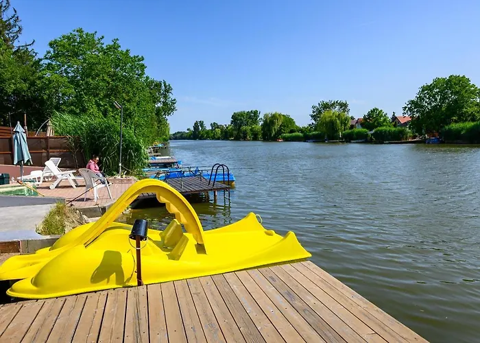 Koeroes-parti Terasz Vendeghaz