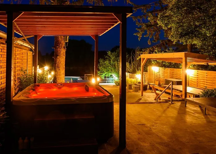 Case de vacanță Koeroes-parti Terasz Vendeghaz *