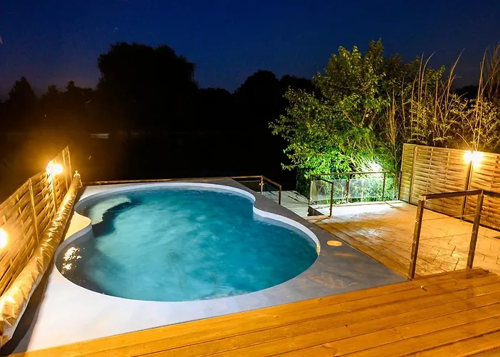 Case de vacanță Koeroes-parti Terasz Vendeghaz *